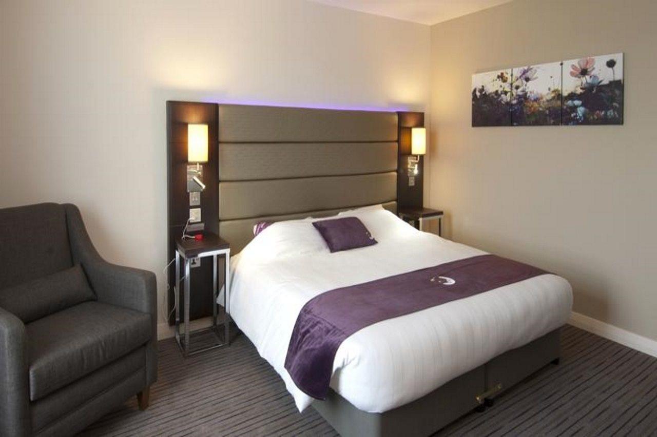 Premier Inn Bracknell Central Екстер'єр фото