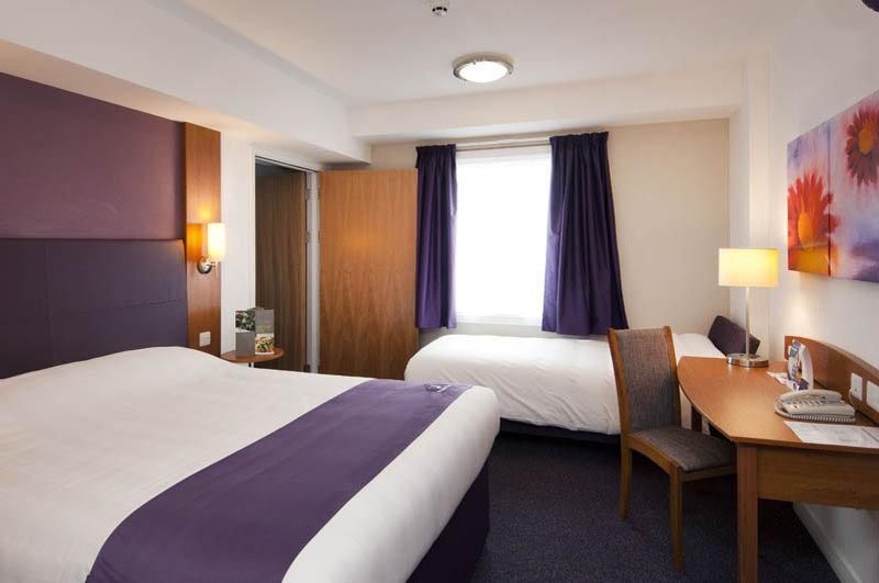 Premier Inn Bracknell Central Екстер'єр фото