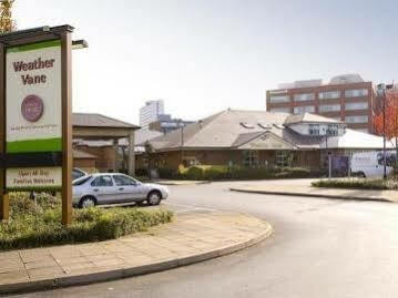 Premier Inn Bracknell Central Екстер'єр фото